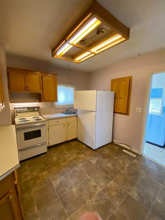 Picture for 65 3 Street NW