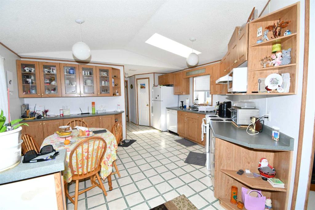 Picture for 24 Maple Drive W