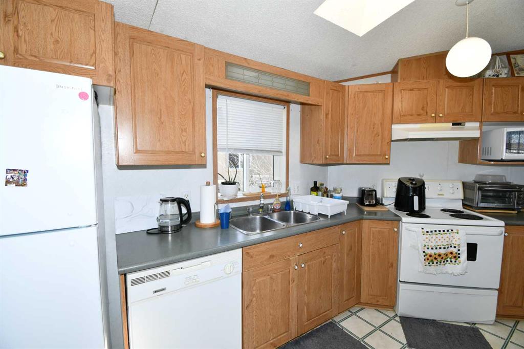 Picture for 24 Maple Drive W