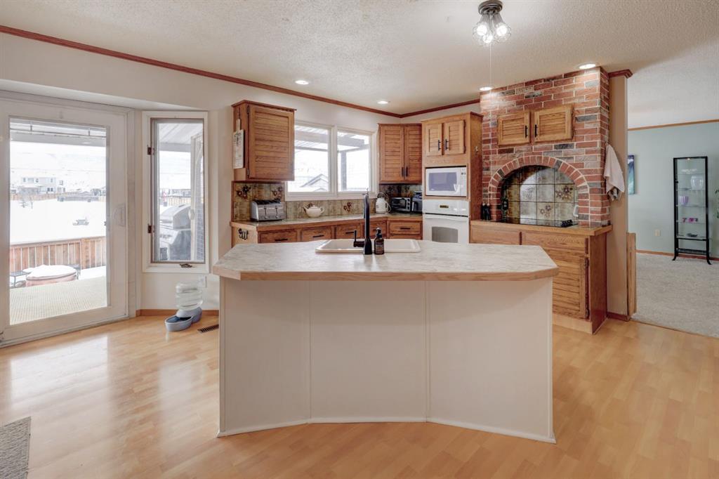 Picture for 710 Bankview Close 