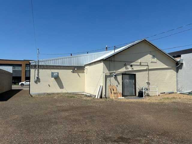 Picture for 209 2 Avenue W