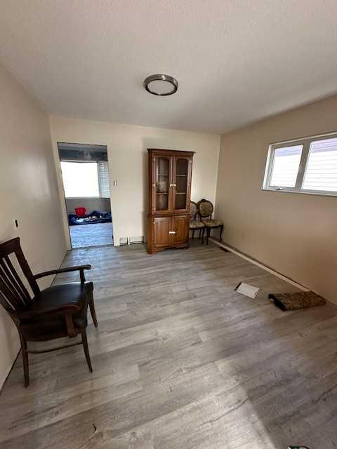Picture for 417 2 Avenue W