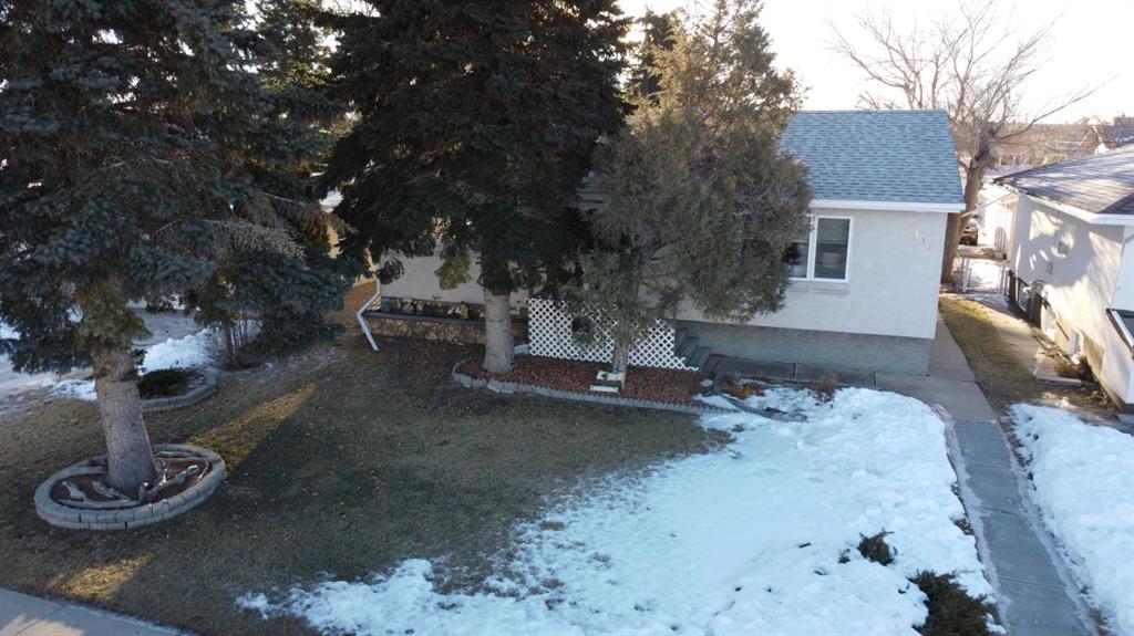 Picture for 411 6 Avenue W