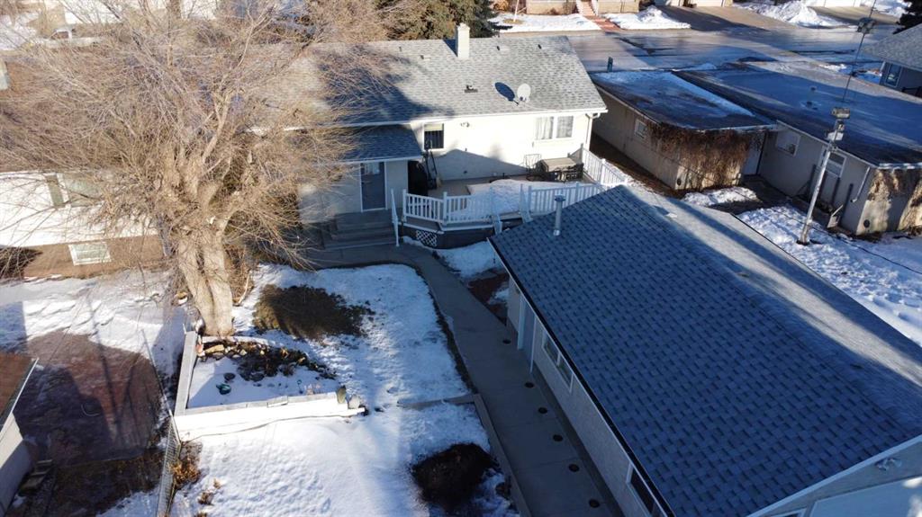 Picture for 411 6 Avenue W