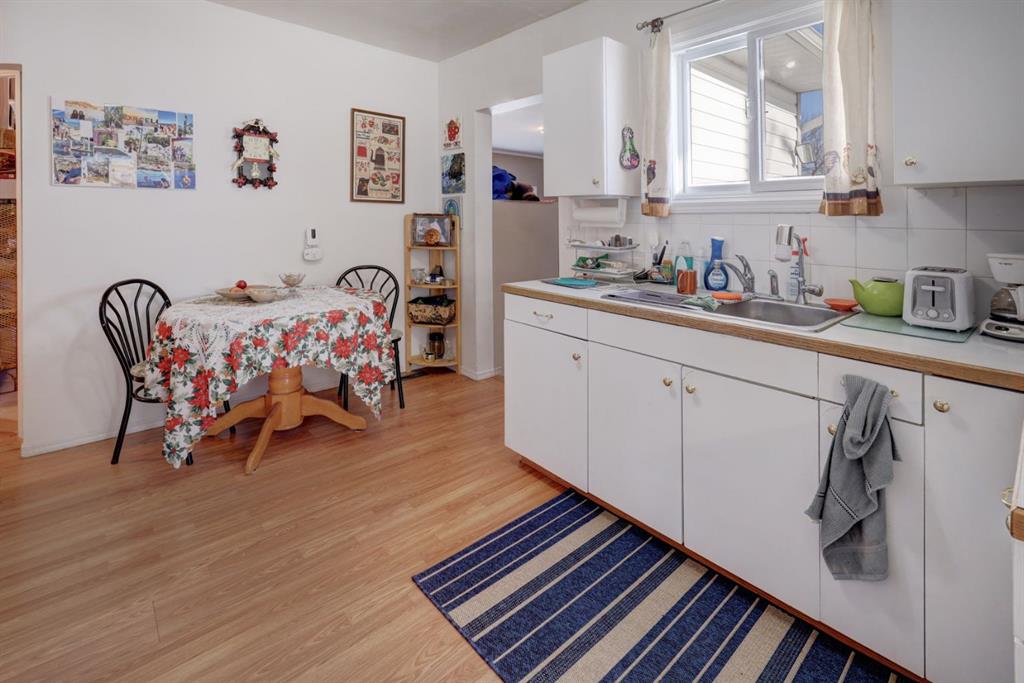 Picture for 718 7 Avenue E