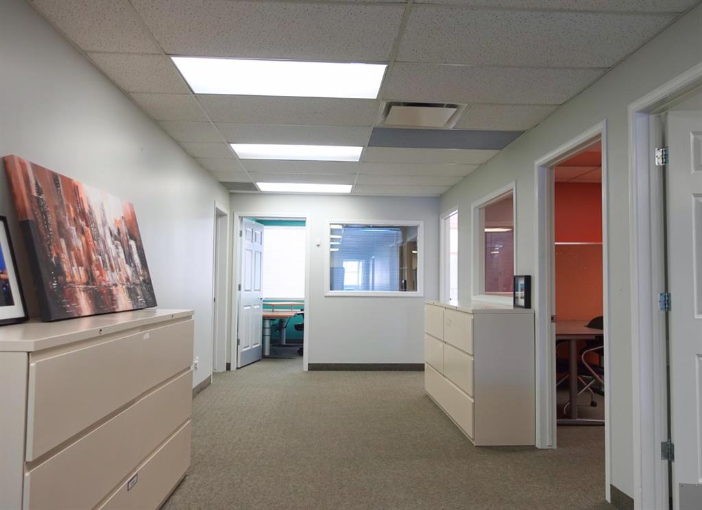 Picture for 203, 1026 16 Avenue NW