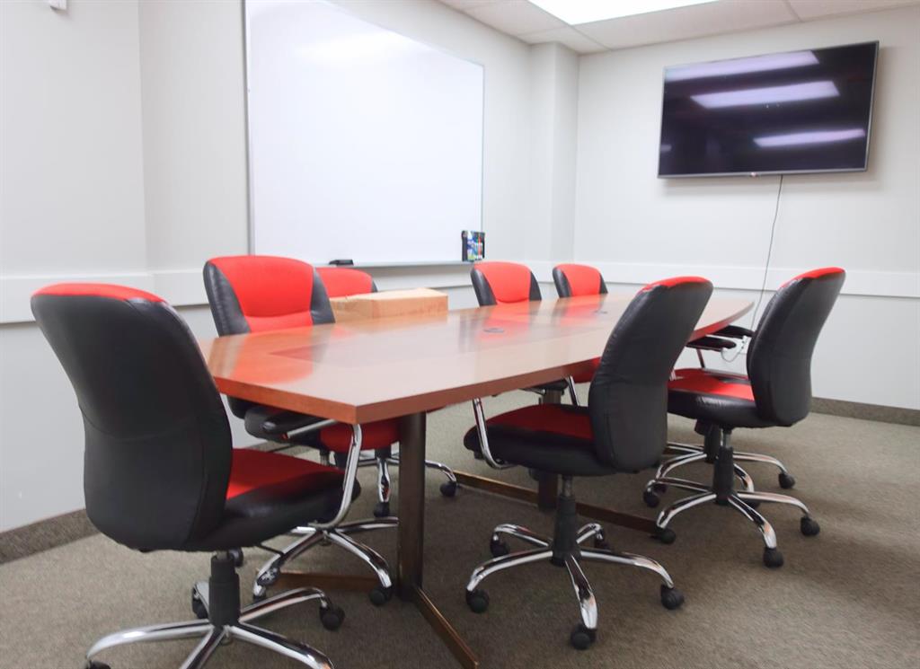 Picture for 203, 1026 16 Avenue NW