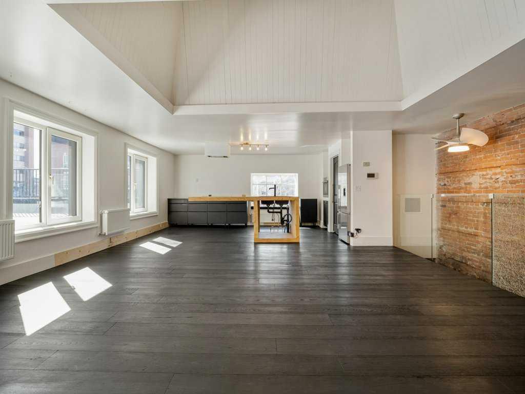 Picture for 325 5 Street S