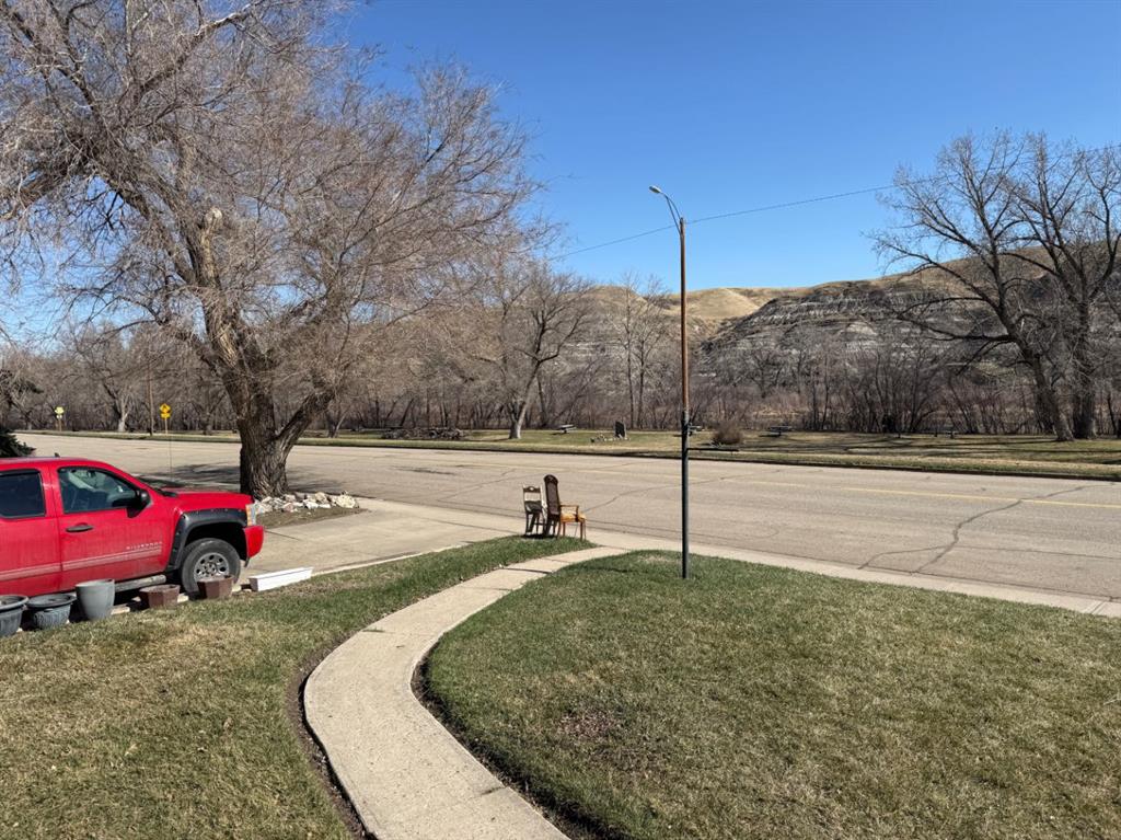 Picture for 1007 Riverside Drive East  