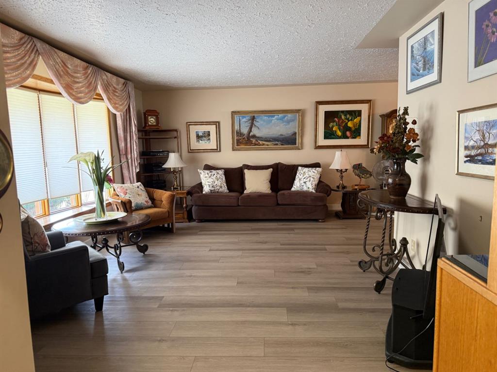 Picture for 1007 Riverside Drive East  