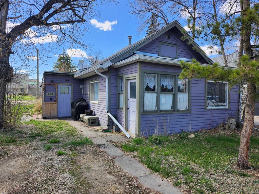 Picture for 355 4 Street W