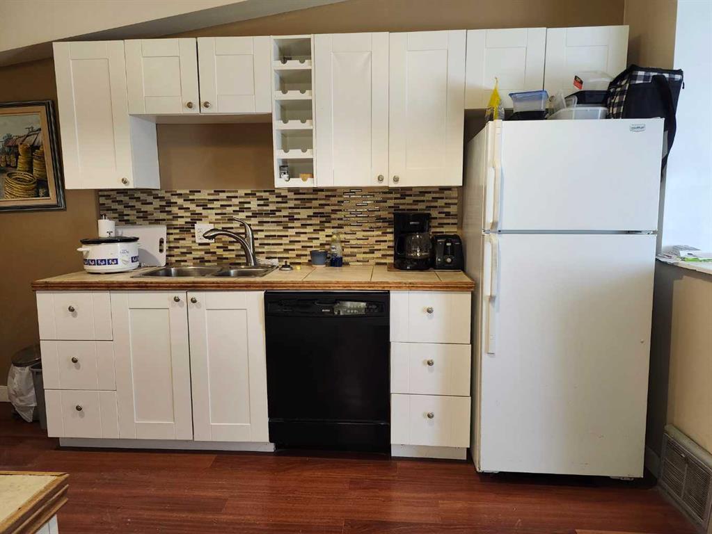 Picture for 355 4 Street W