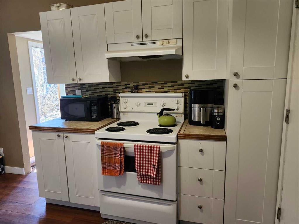 Picture for 355 4 Street W