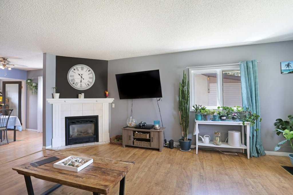 Picture for 320 3 Street W