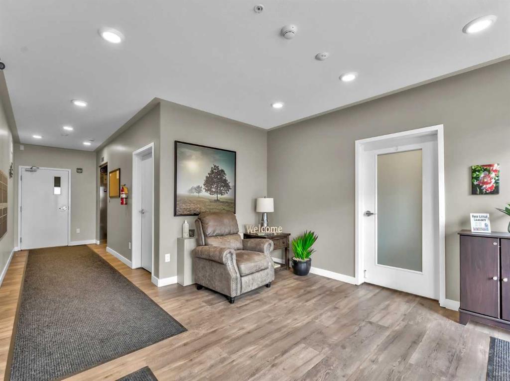Picture for 301, 499 Meadow Lake Court 