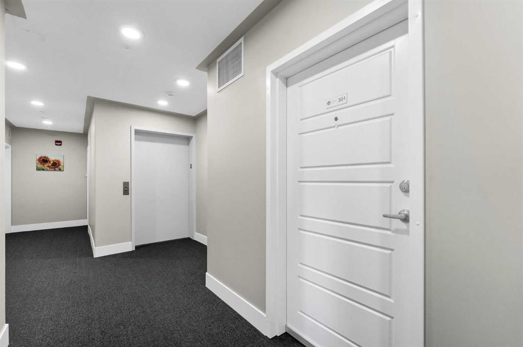 Picture for 301, 499 Meadow Lake Court 