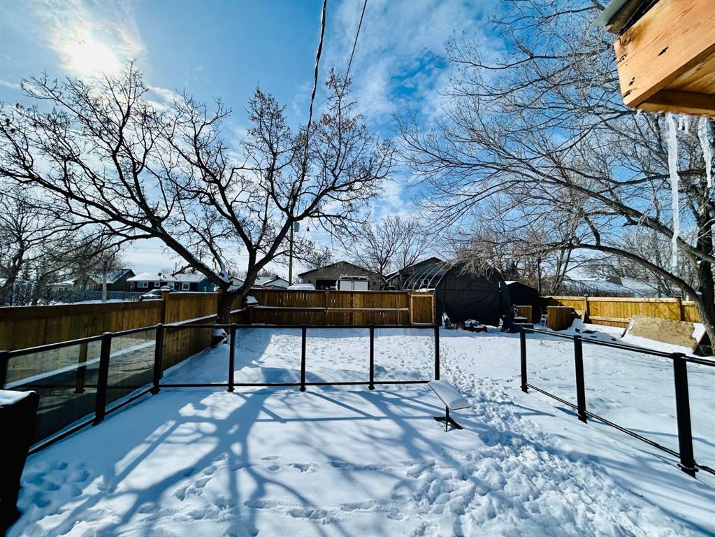 CIR Realty 307 1 Avenue E CIR REALTY , Oyen, NONE,T0J2J0 ; Listing