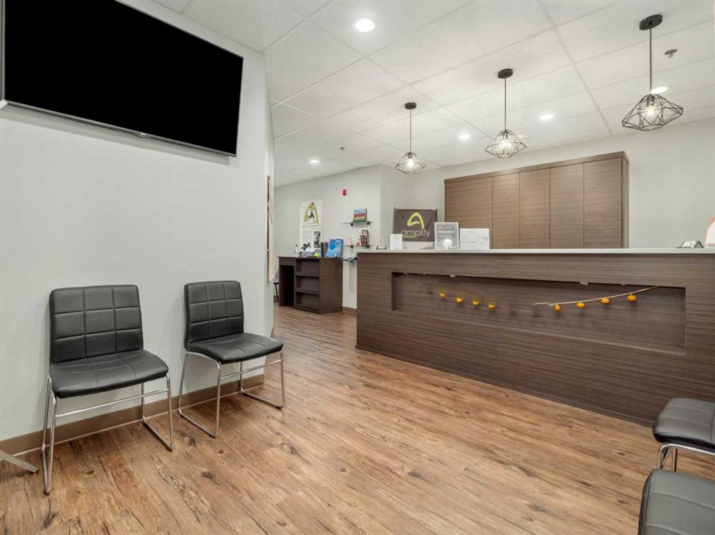 Picture for 230, 3120 32 Street S