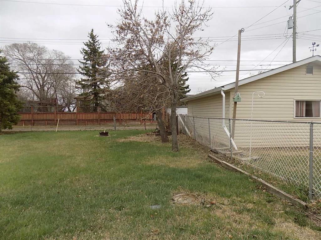 Picture for 413 1 Avenue W