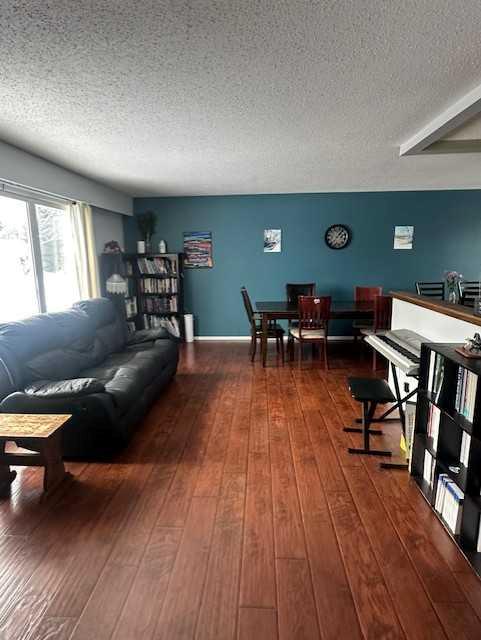 Picture for 608 7 Avenue W