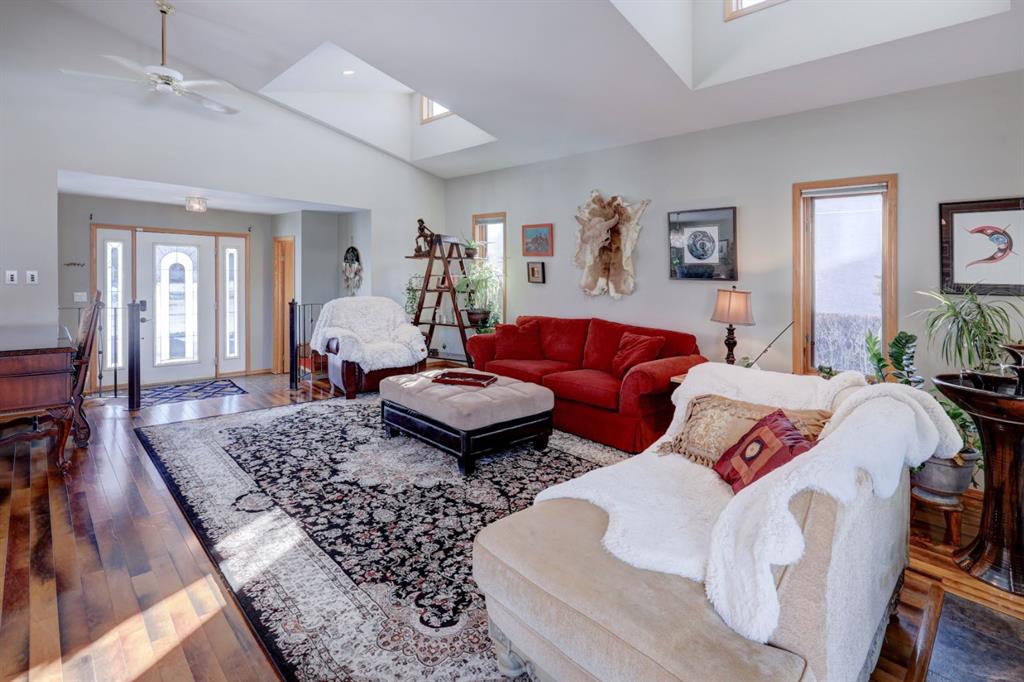 Picture for 403 15 Street E