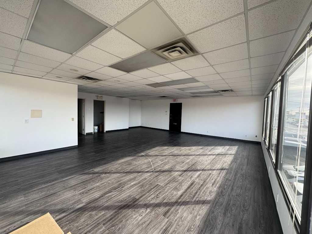 Picture for 201, 1830 52 Street SE