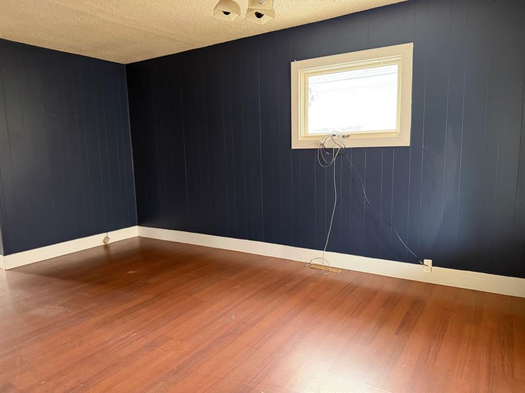 Picture for 461 5 Street E