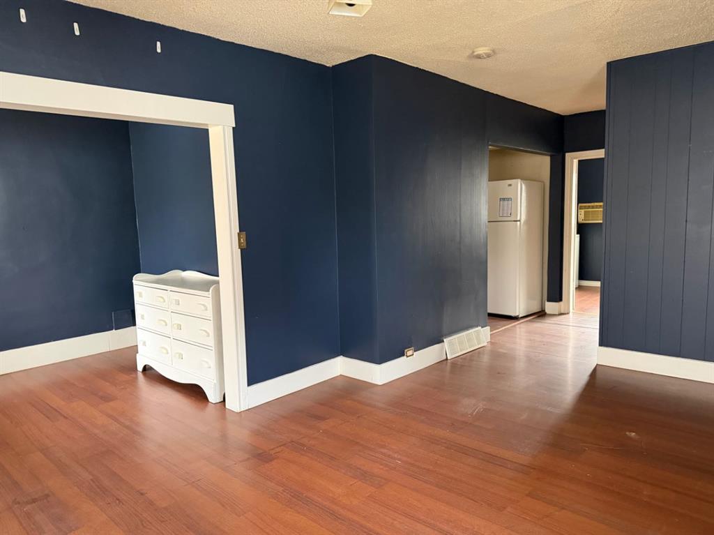 Picture for 461 5 Street E