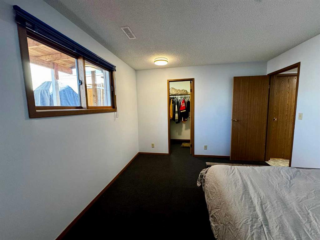 Picture for 116 1 Street W https://www.cirrealty.ca/reb/rasca/5/A2266215_22.jpg