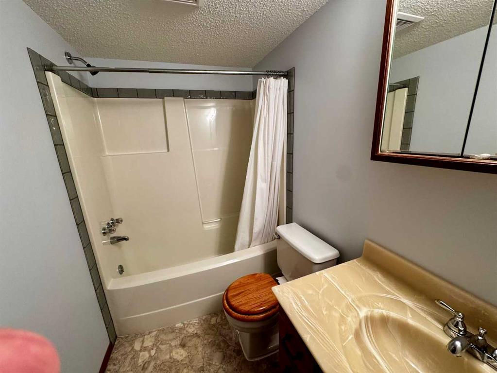 Picture for 116 1 Street W https://www.cirrealty.ca/reb/rasca/5/A2266215_25.jpg