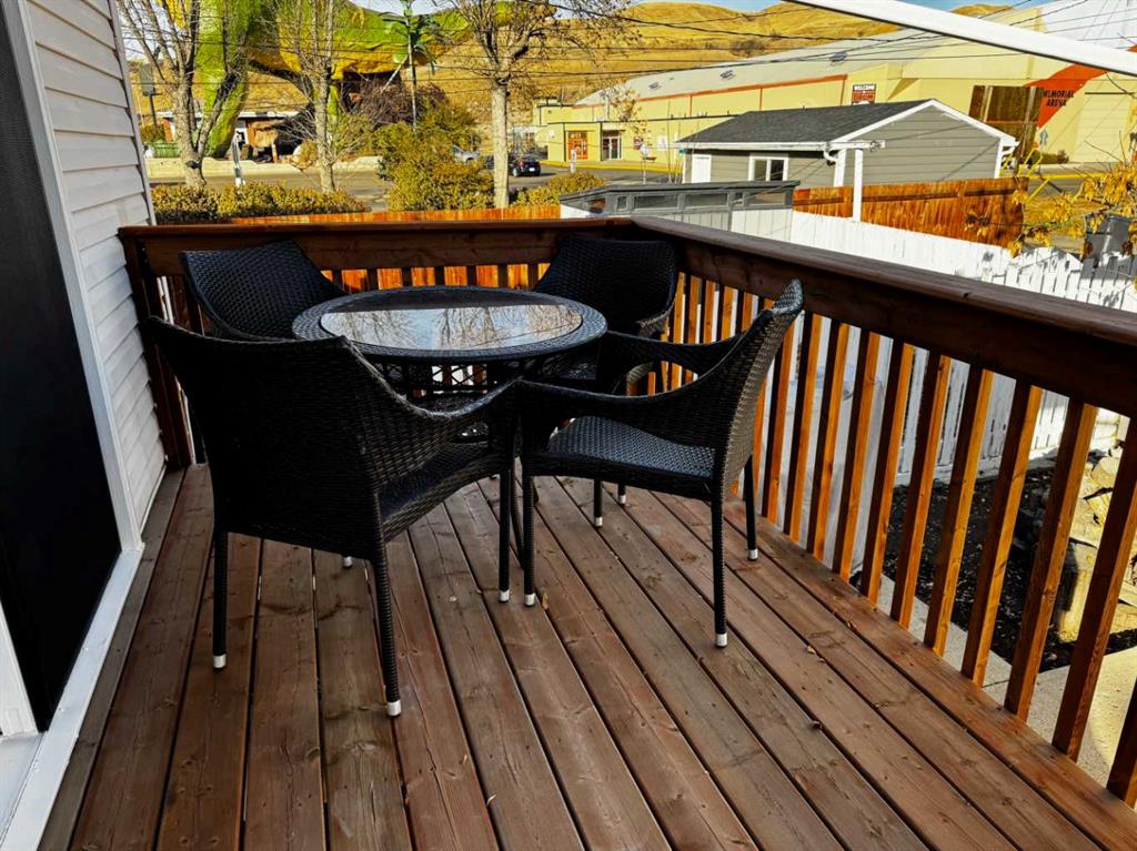 Picture for 116 1 Street W https://www.cirrealty.ca/reb/rasca/5/A2266215_35.jpg