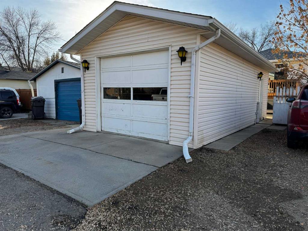 Picture for 116 1 Street W https://www.cirrealty.ca/reb/rasca/5/A2266215_43.jpg