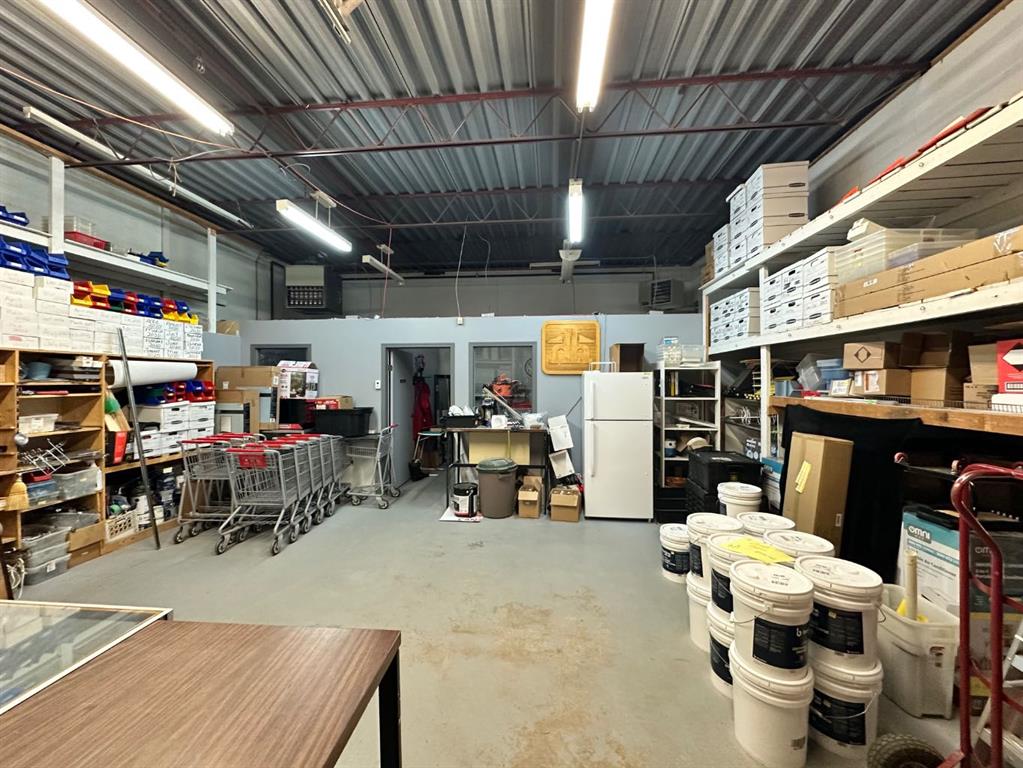 Picture for 124 2 Street W