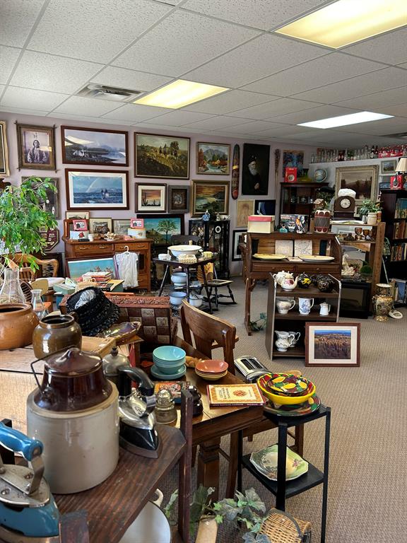 Picture for 132 1 Street W