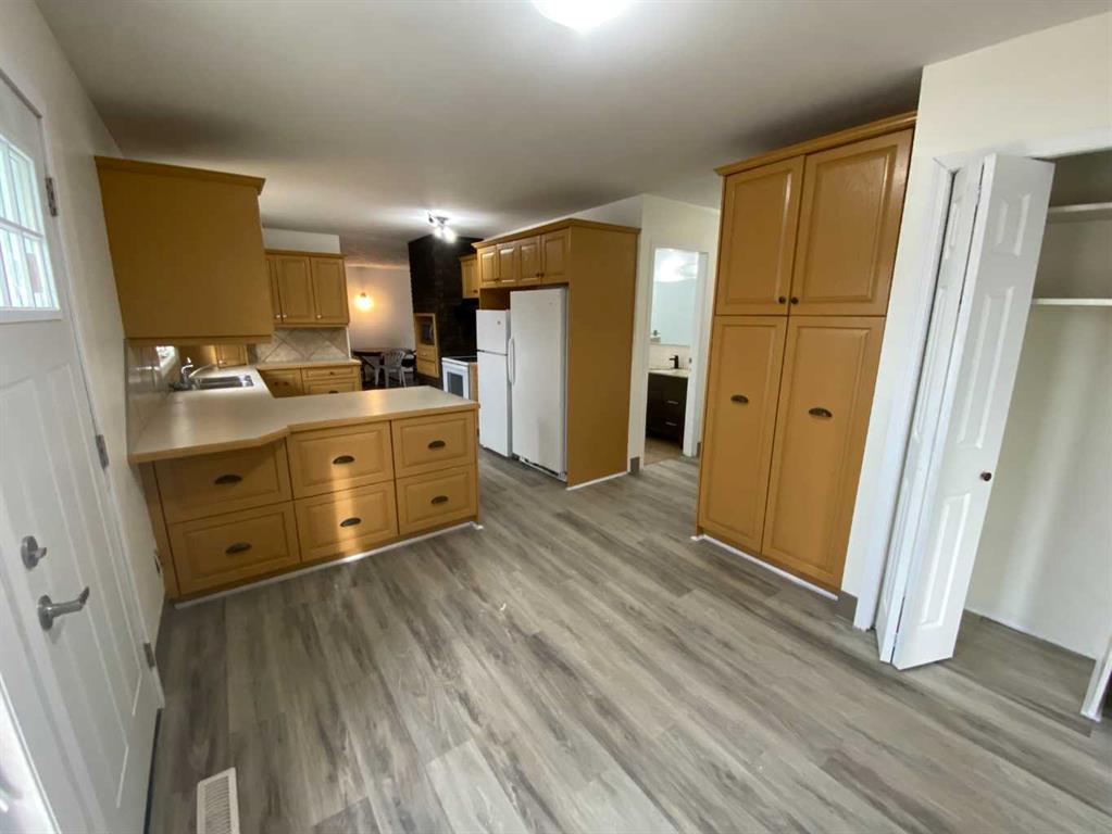 Picture for 75 Greenbrook Road E