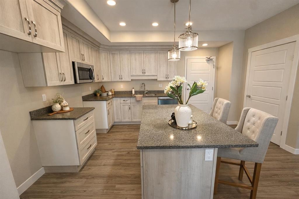 Picture for 406, 499 Meadowlake Court E