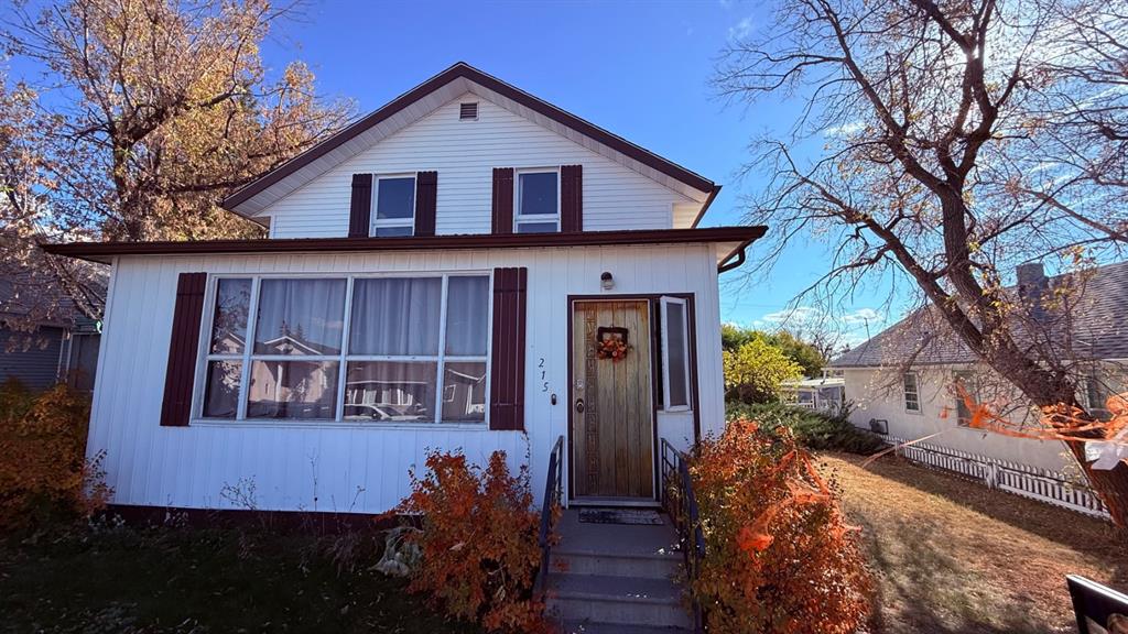 Picture for 215 5 Avenue W