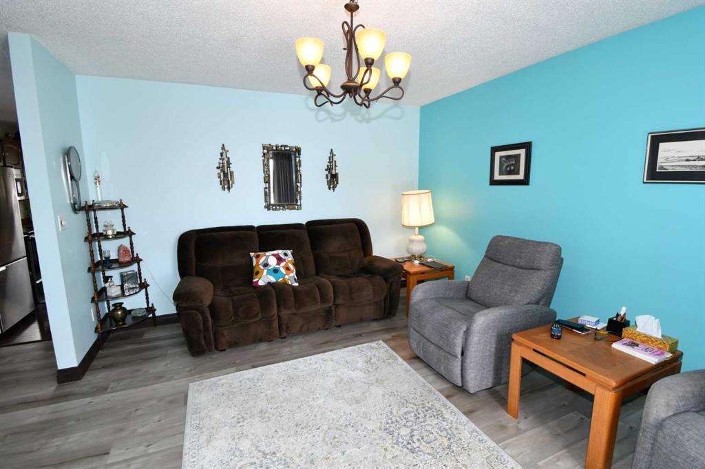 Picture for 721 5 Avenue E