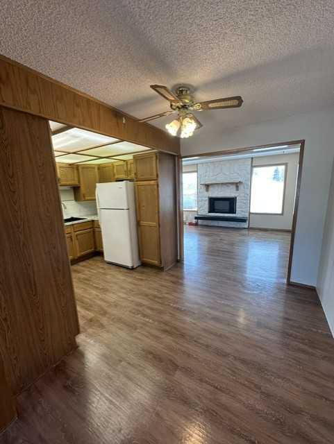 Picture for 103 7 Avenue E