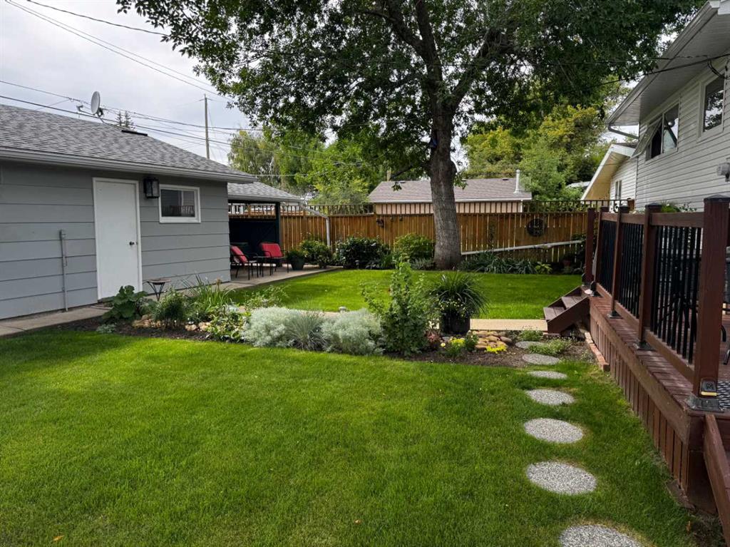 Picture for 809 Riverside Drive E