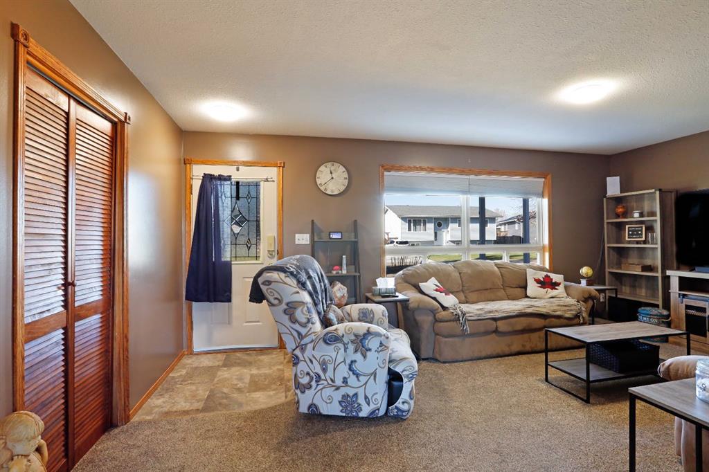 Picture for 305 3 Street W https://www.cirrealty.ca/reb/rasca/6/A2266146_14.jpg