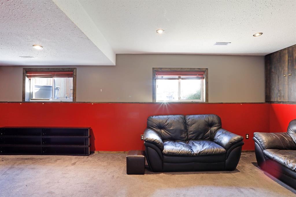 Picture for 305 3 Street W https://www.cirrealty.ca/reb/rasca/6/A2266146_40.jpg
