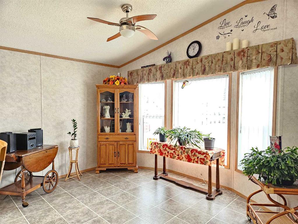 Picture for 43, 5210 65 Avenue 