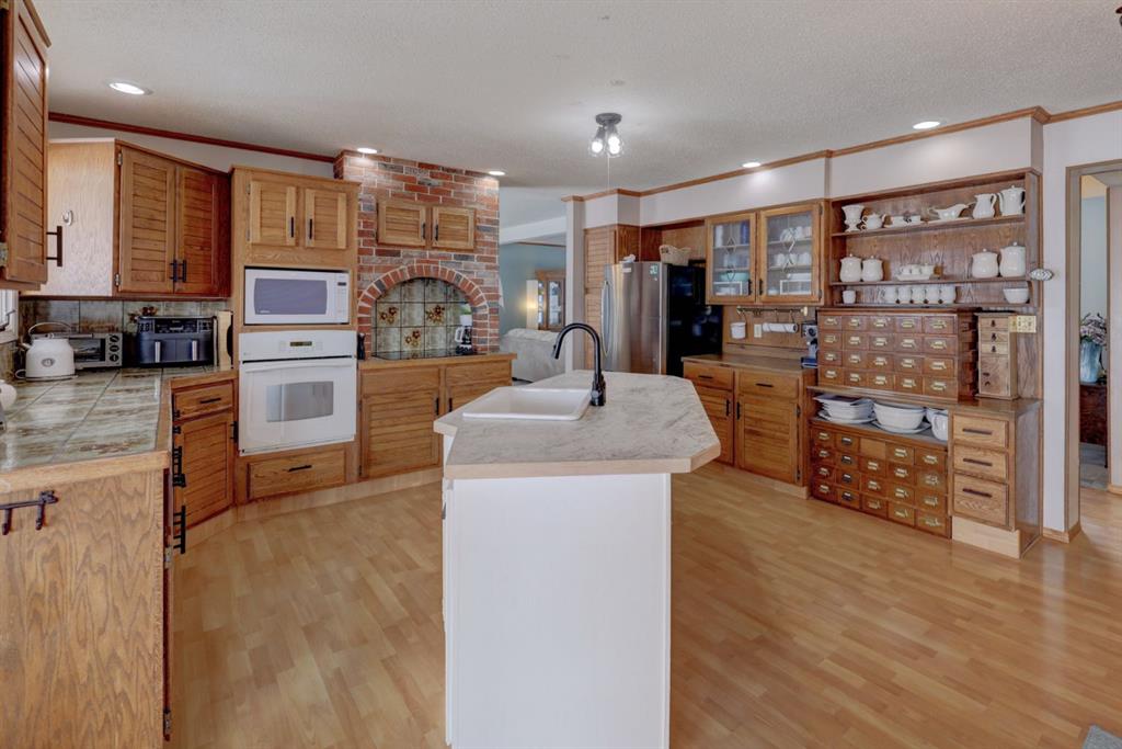 Picture for 710 Bankview Close 