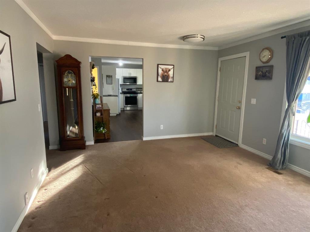 Picture for 208 4 Avenue W