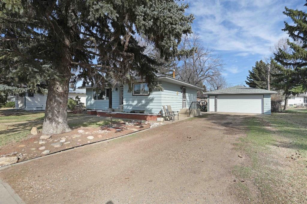 Picture for 215 1 Street E