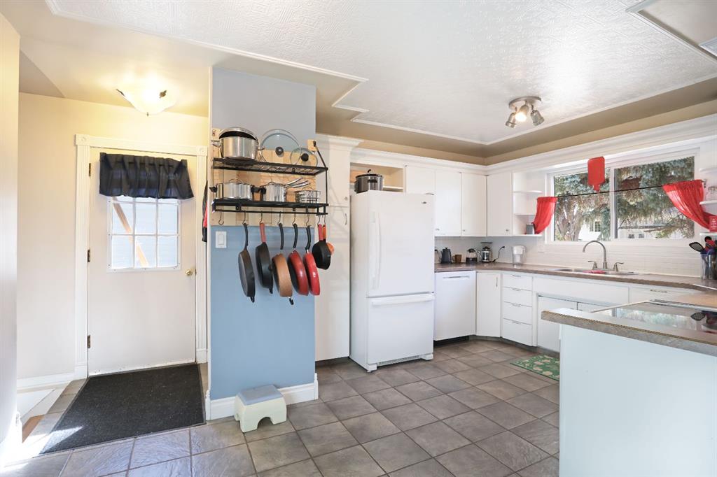 Picture for 215 1 Street E