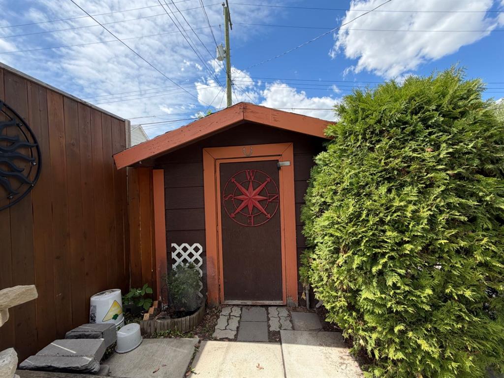 Picture for 517 5 Street E