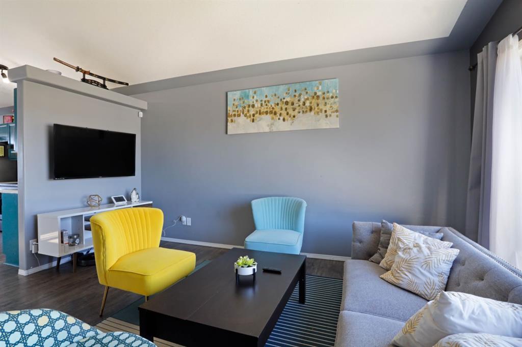 Picture for 216 14 Street E