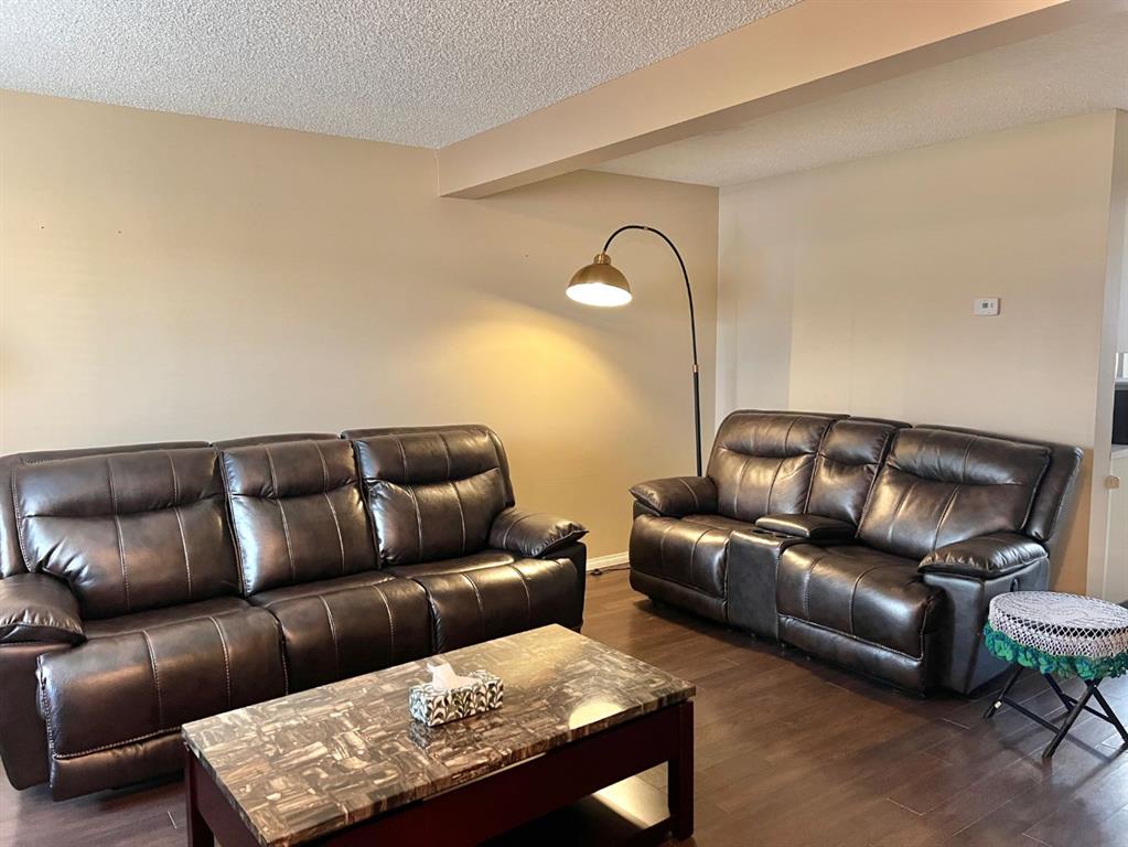 Picture for 808 Birchwood Close 